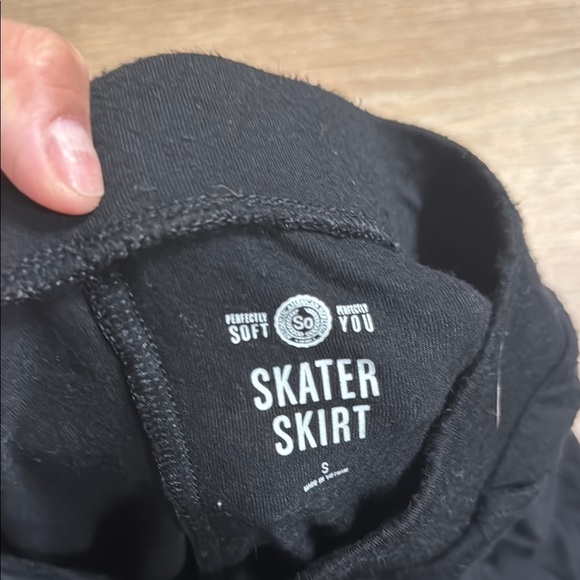 SO Black Ruched Skater Mini Skirt - Picture 2 of 3